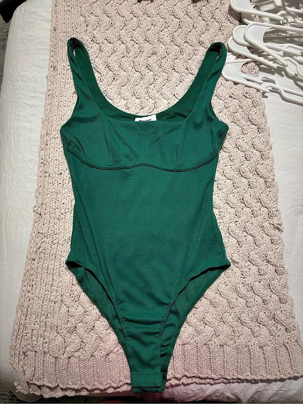 Princess Polly Green body suit  Size 4 Like New